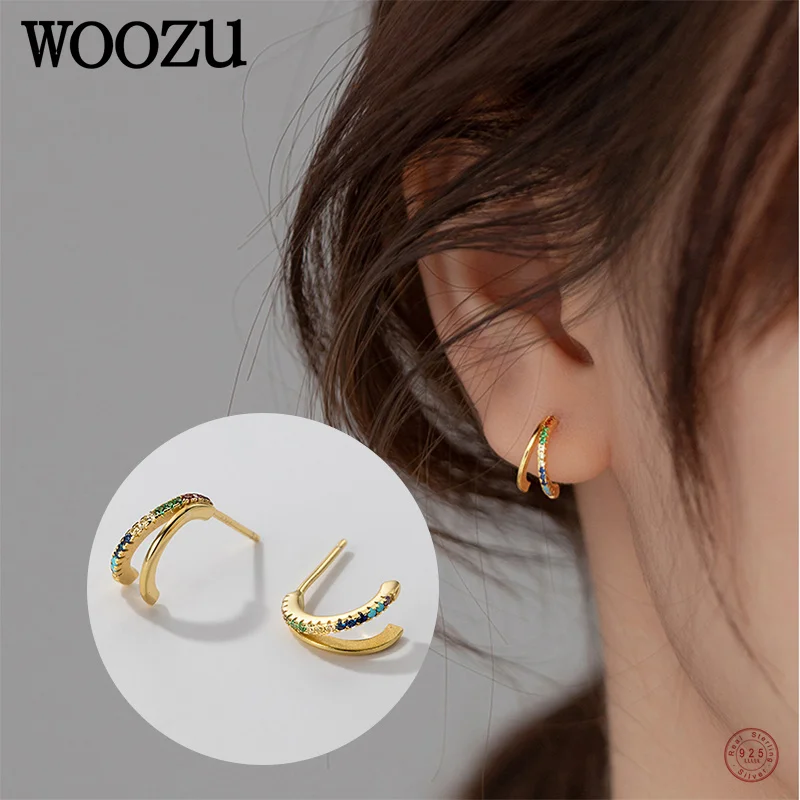 Женские серьги-гвоздики из серебра 925 пробы с цирконом 
Женские серьги-гвоздики из серебра 925 пробы с цирконом