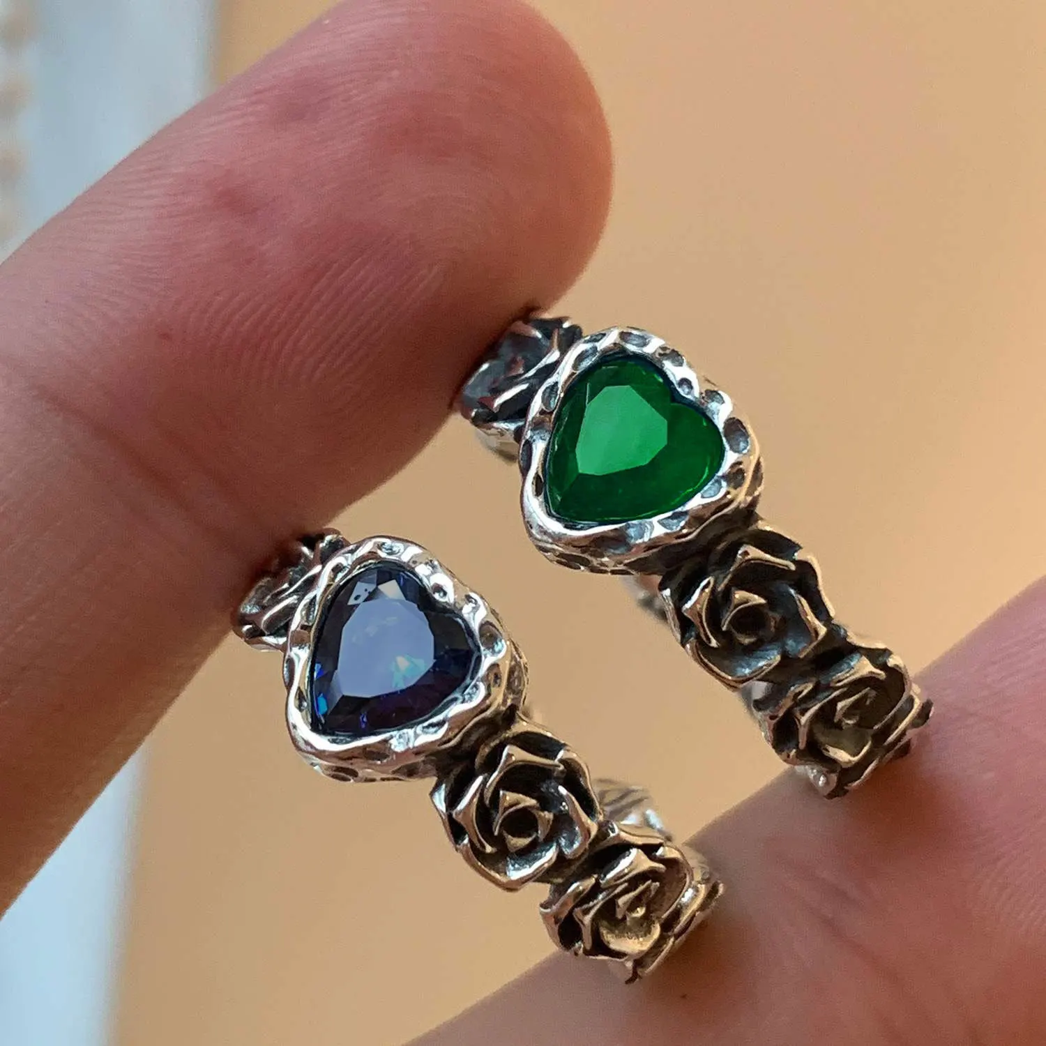 Vintage Heart Adjustable Rings for Women Simple Rose Flower Diamond Crystal Finger Open Ring Party Fashion Jewelry Accessories
Vintage Heart Adjustable Rings for Women Simple Rose Flower Diamond Crystal Finger Open Ring Party Fashion Jewelry Accessories
