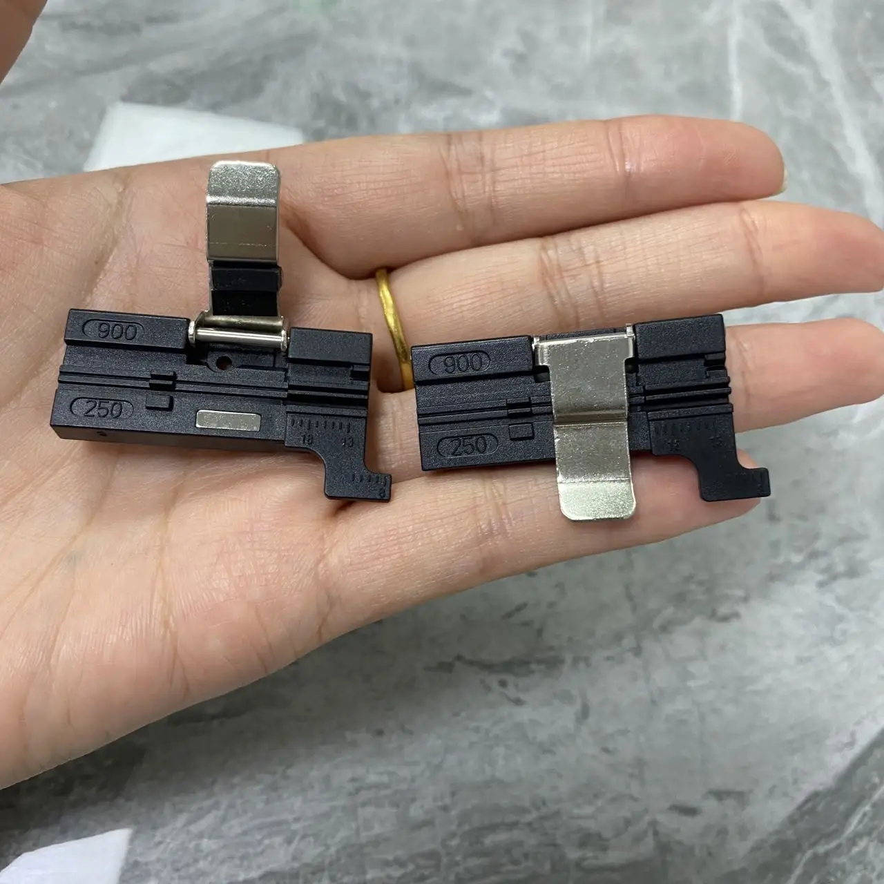 2PCS CT-30 Fiber Cleaver Fixture CT30 Domestic Fiber Cutting Knife Repair Parts Bracke
2PCS CT-30 Fiber Cleaver Fixture CT30 Domestic Fiber Cutting Knife Repair Parts Bracke