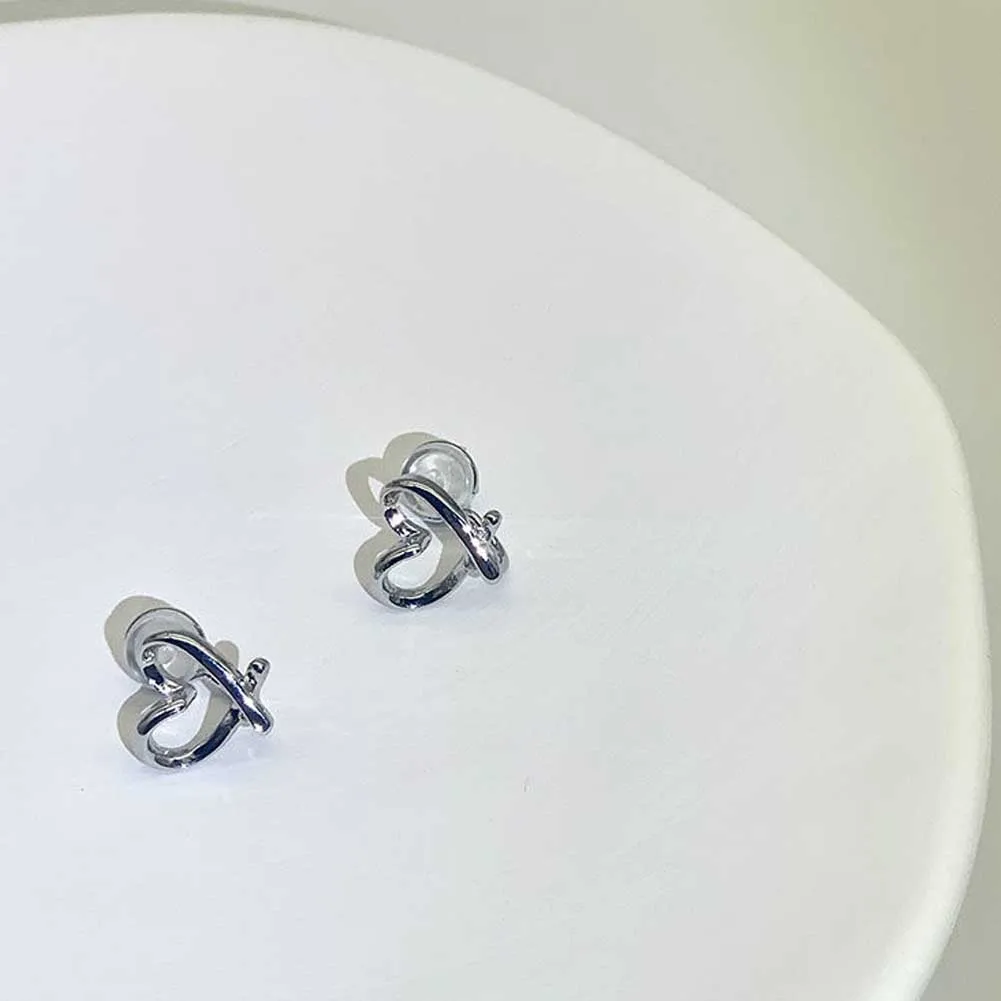 Korea Fashion Irregular Heart Ear Clips for Women Silicone Earring Without Piercing Fashion Girls Banquet Jewelry Gift Wholesale
Korea Fashion Irregular Heart Ear Clips for Women Silicone Earring Without Piercing Fashion Girls Banquet Jewelry Gift Wholesale