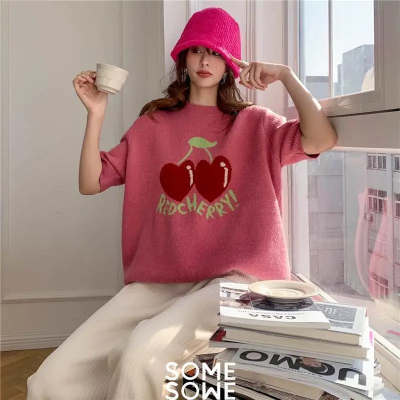 Early spring new pink age-reducing crew neck cherry fruit jacquard sweater design feeling niche loose chic coat
Early spring new pink age-reducing crew neck cherry fruit jacquard sweater design feeling niche loose chic coat