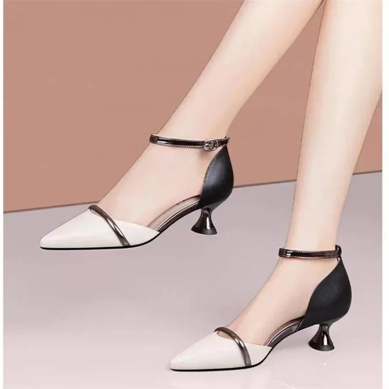 Sapatos Femininas Women Casual Sweet Black Pointed Toe Buckle Strap High Quality Stiletto Heel Shoes Lady Cool Beige Pumps E1369
Sapatos Femininas Women Casual Sweet Black Pointed Toe Buckle Strap High Quality Stiletto Heel Shoes Lady Cool Beige Pumps E1369