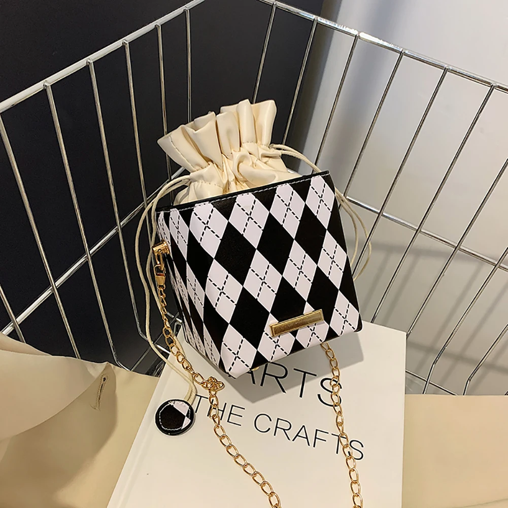 Женская сумка-Кроссбоди из ПУ кожи, с цепочкой
Женская сумка-Кроссбоди из ПУ кожи, с цепочкой