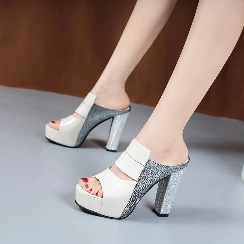 High Heeled Sandals Women Wear 2022 New Fashion Platform Sandals Sexy Soft Leather Versatile Flip Flops Breathable Fashion
High Heeled Sandals Women Wear 2022 New Fashion Platform Sandals Sexy Soft Leather Versatile Flip Flops Breathable Fashion