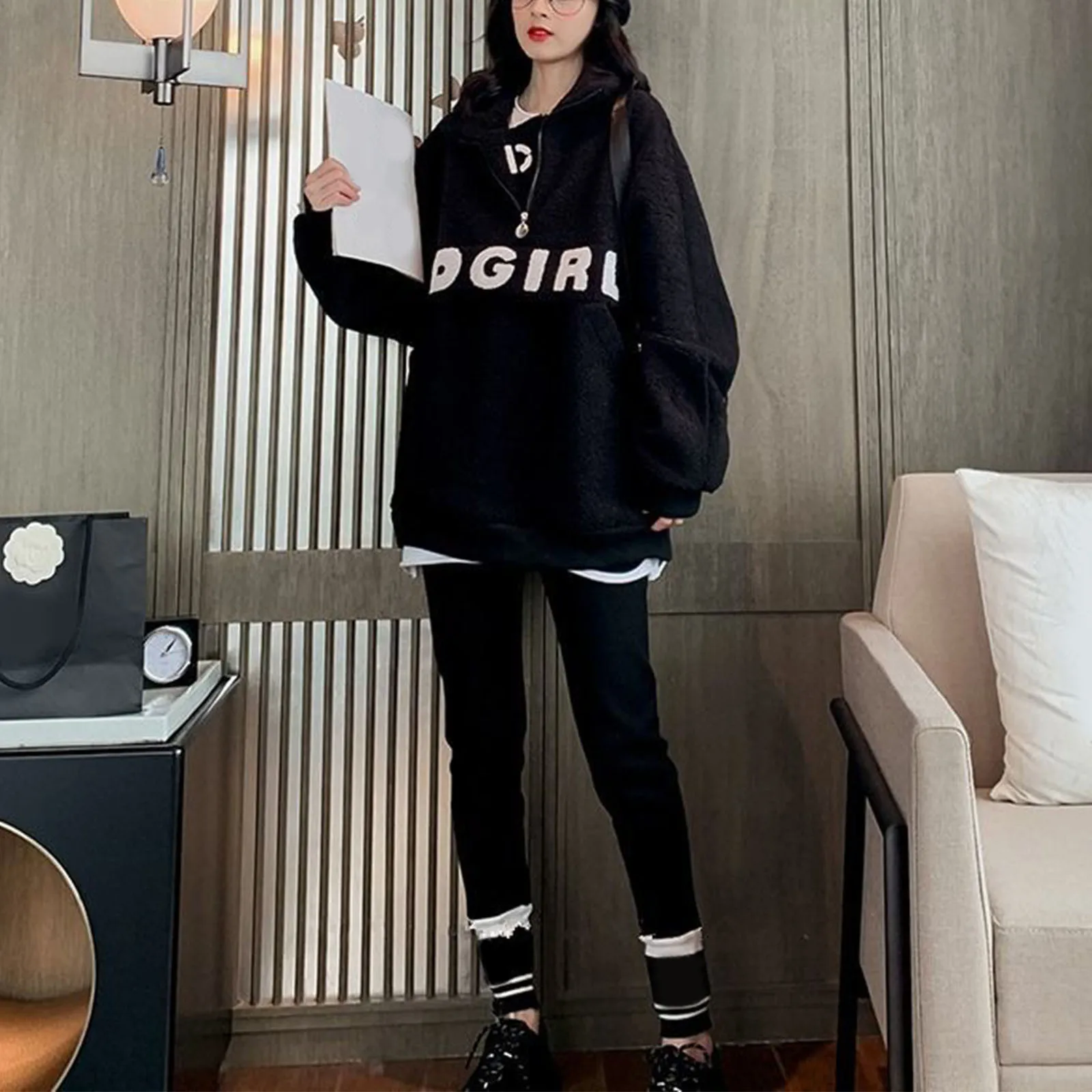 Women Autumn And Winter Lamb Fleece Letter Sweater Loose Stand Color Zip up Hooded Long Sleeve Shirt Women Hoodie Crop Top
Women Autumn And Winter Lamb Fleece Letter Sweater Loose Stand Color Zip up Hooded Long Sleeve Shirt Women Hoodie Crop Top