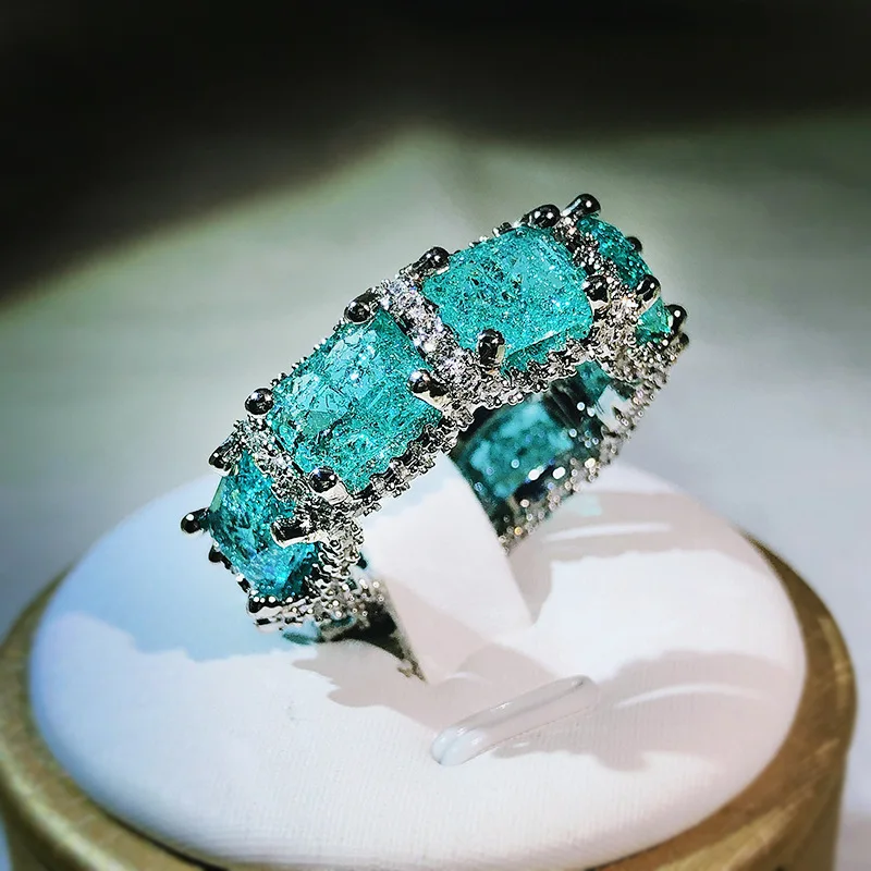 Luxury Silver High-definition Paraiba Zircon Jewelry Heavy Industry Inlaid Aquamarine Topaz Ring Women's Party Birthday Gift
Luxury Silver High-definition Paraiba Zircon Jewelry Heavy Industry Inlaid Aquamarine Topaz Ring Women's Party Birthday Gift