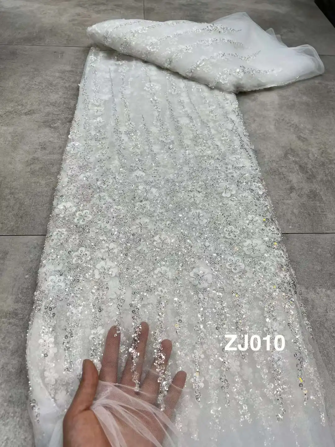 Luxury White African Lace Fabric High Quality 2023 Wedding Nigerian Sequins Beaded Lace Fabric Material For Wedding Party Dress
Luxury White African Lace Fabric High Quality 2023 Wedding Nigerian Sequins Beaded Lace Fabric Material For Wedding Party Dress