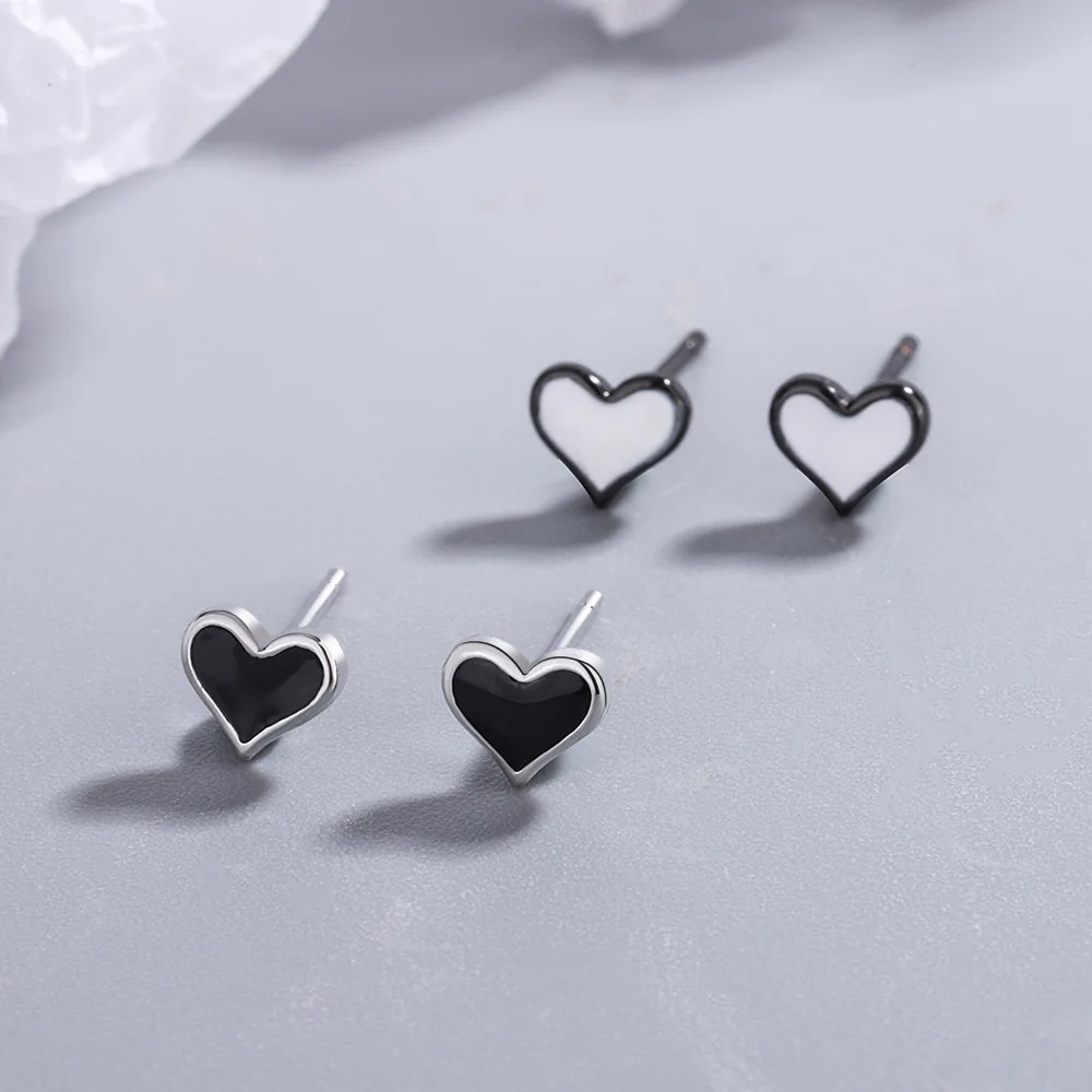 925 Sterling Silver Cute Black and White Heart-Shape Stud Earrings Female New Trend Fashion Jewelry
925 Sterling Silver Cute Black and White Heart-Shape Stud Earrings Female New Trend Fashion Jewelry