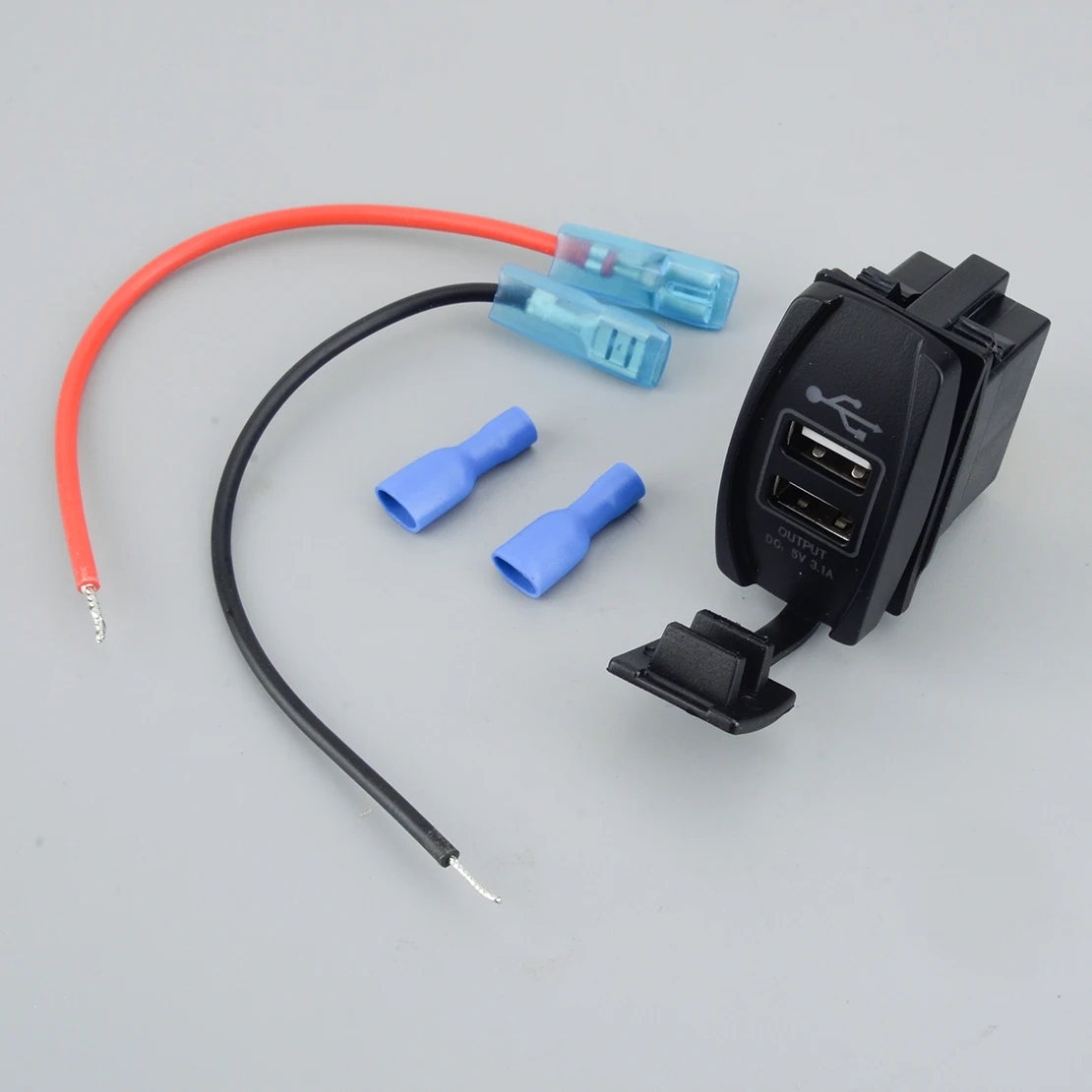 Универсальное автомобильное зарядное устройство с двумя USB-портами, клавишный переключатель, панель с красным индикатором, 12-24 В
Универсальное автомобильное зарядное устройство с двумя USB-портами, клавишный переключатель, панель с красным индикатором, 12-24 В