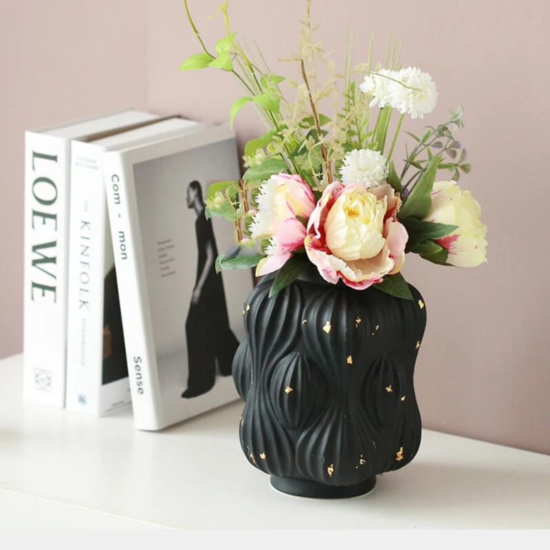 Black and White Striped Geometric Abstract Vase Ceramic Vase Creative Crafts Ornaments Flower Arrangement Home Decoration
Black and White Striped Geometric Abstract Vase Ceramic Vase Creative Crafts Ornaments Flower Arrangement Home Decoration