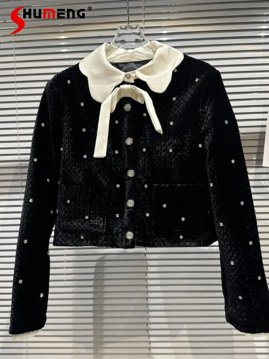 2022 Winter New Particle Rhinestone Bling Silk Bow Collar Black Velvet Coat for Women Loose Casual Short Cotton Jacket Outerwear
2022 Winter New Particle Rhinestone Bling Silk Bow Collar Black Velvet Coat for Women Loose Casual Short Cotton Jacket Outerwear