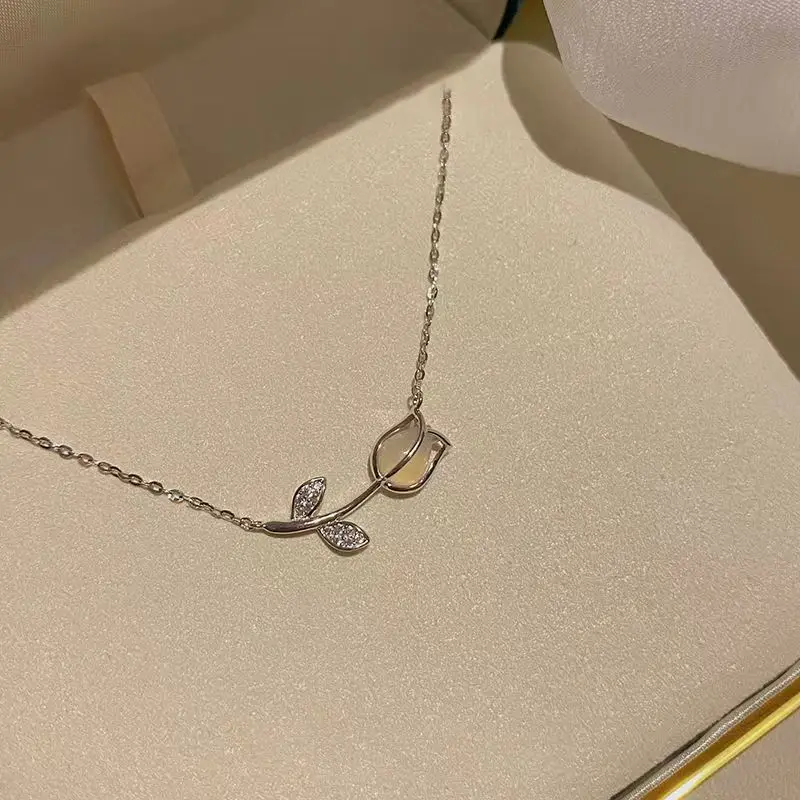 Tulip Necklace Female Personality Temperament Simple Girlfriend Collar Chain necklace for women jewelry statement necklace women
Tulip Necklace Female Personality Temperament Simple Girlfriend Collar Chain necklace for women jewelry statement necklace women