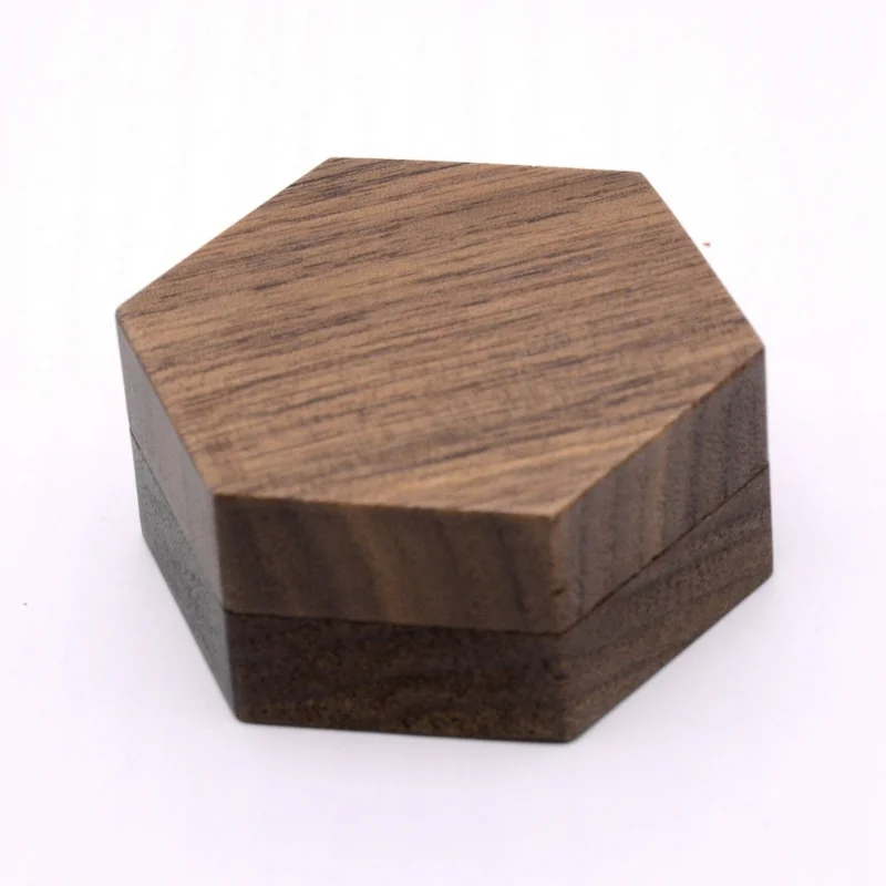 2Pcs Simple Portable Hexagon Shaped Wood Box with Magnetic Buckle DIY Gift Boxes Wedding Party Jewelry Storage Display Case
2Pcs Simple Portable Hexagon Shaped Wood Box with Magnetic Buckle DIY Gift Boxes Wedding Party Jewelry Storage Display Case