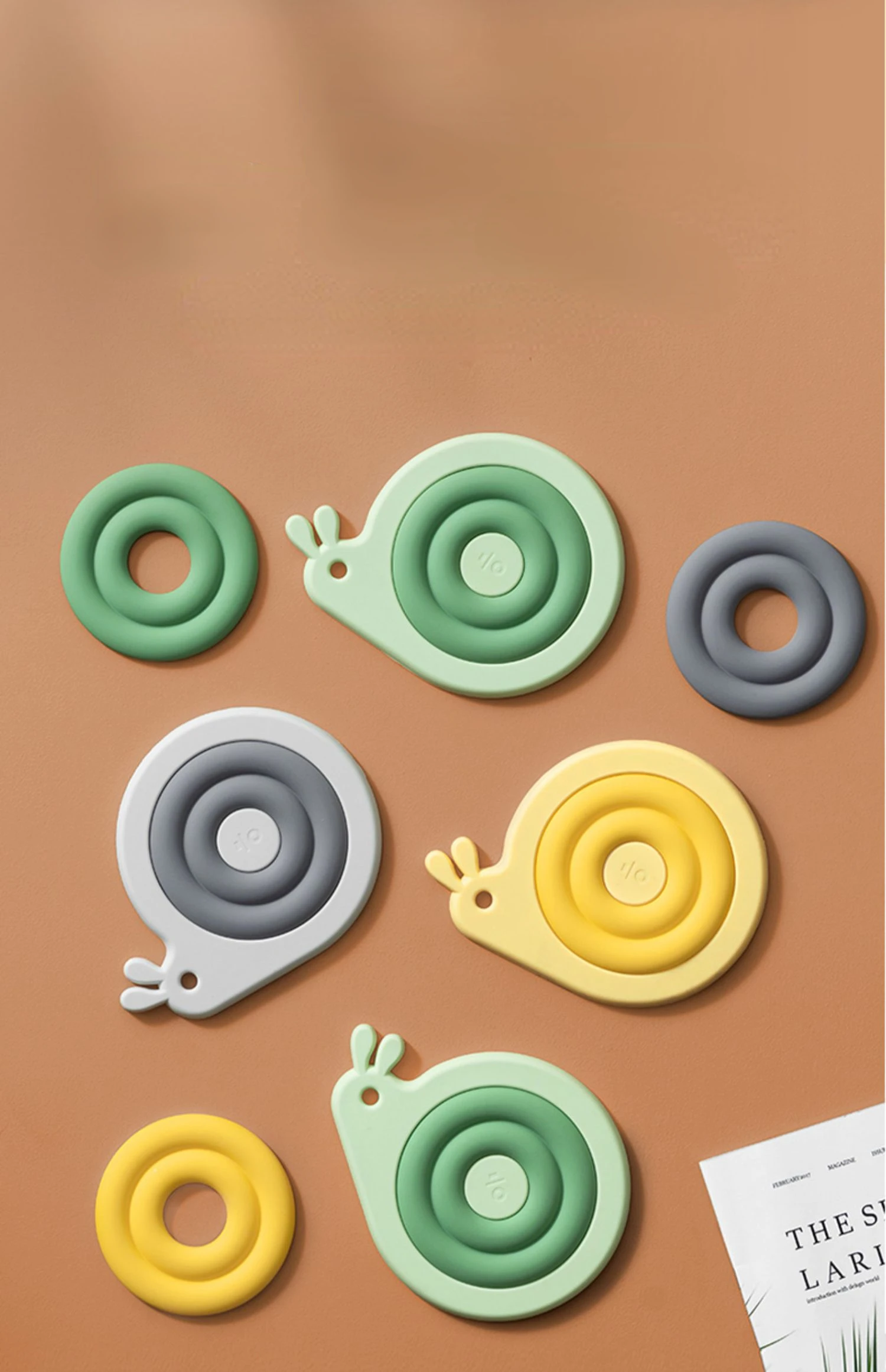 Silicone insulation mat, anti-scalding mat for dining table, high temperature resistant mat for kitchen.
Silicone insulation mat, anti-scalding mat for dining table, high temperature resistant mat for kitchen.