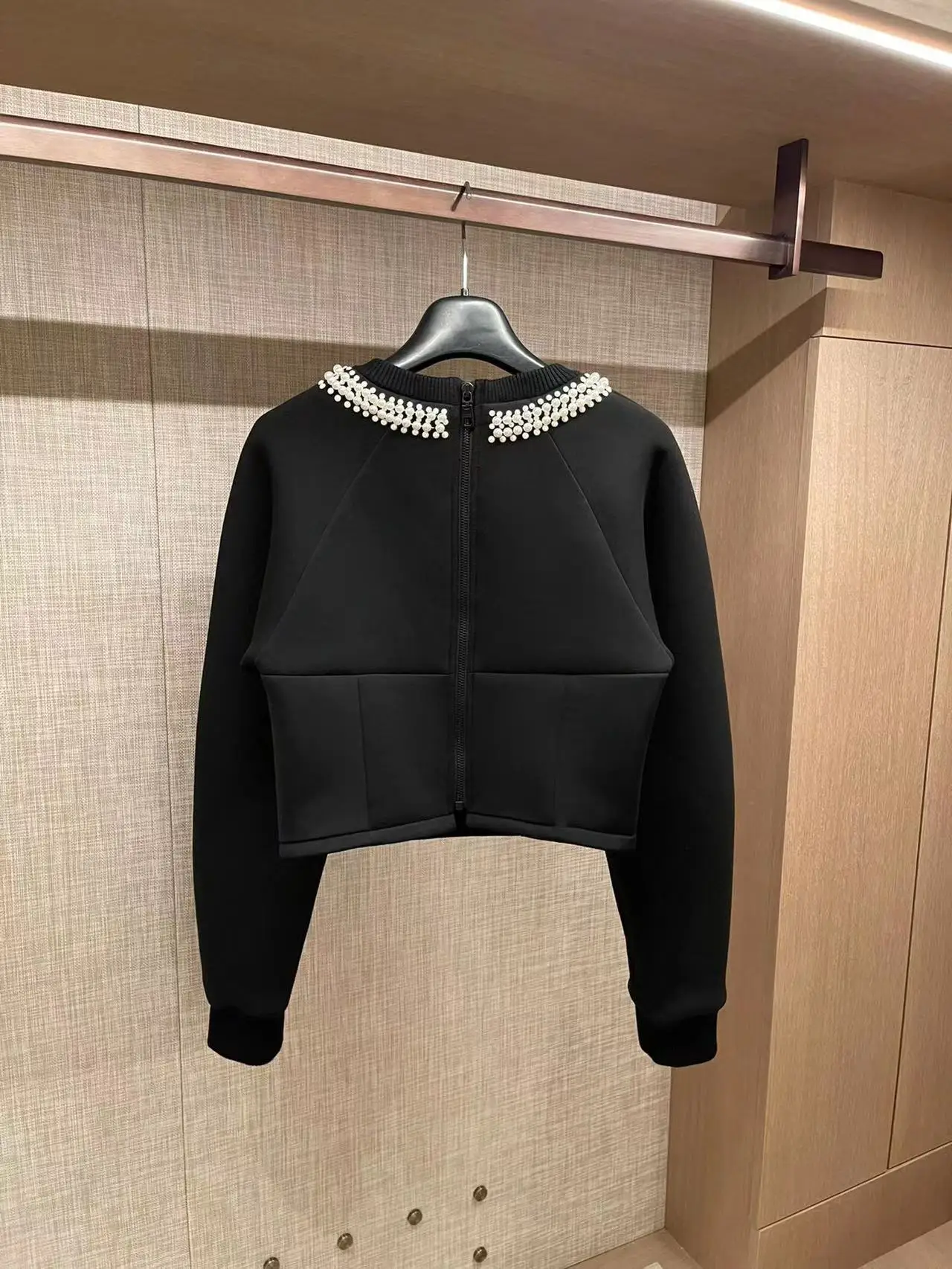 Spring/Summer 2022 New Air Layer Beaded Sweatshirt Luxury Runway Top Quality Set
Spring/Summer 2022 New Air Layer Beaded Sweatshirt Luxury Runway Top Quality Set