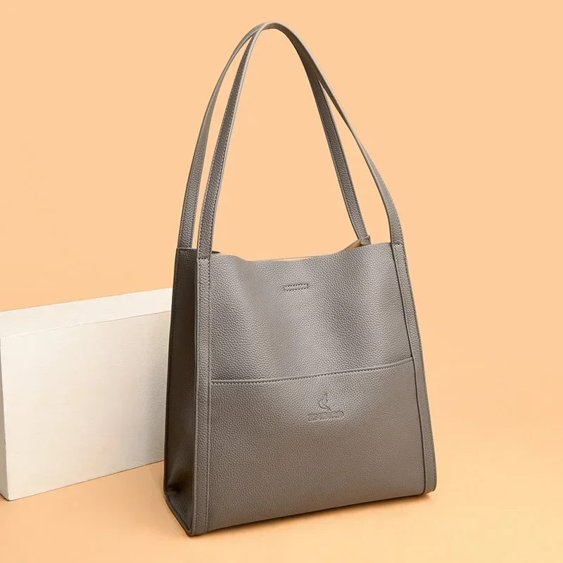Luxury Designer Women's Tote Bucket Handbag 2023 New Trend Women's Soft Leather Shoulder Bag Women's Simple Large Handbag
Luxury Designer Women's Tote Bucket Handbag 2023 New Trend Women's Soft Leather Shoulder Bag Women's Simple Large Handbag