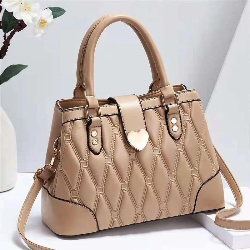 Temperament and Elegant Women's Bag 2022 New Fashion Trend Simple Large-capacity Women's Handbag Pu Shoulder Messenger Bag
Temperament and Elegant Women's Bag 2022 New Fashion Trend Simple Large-capacity Women's Handbag Pu Shoulder Messenger Bag