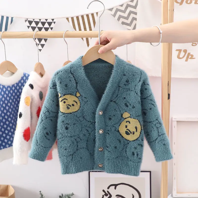 Boys Knitted Cardigan Autumn And Winter New Children Mink Velvet Warm Jacket Baby Cartoon Smiling Face Casual V-neck Sweater
Boys Knitted Cardigan Autumn And Winter New Children Mink Velvet Warm Jacket Baby Cartoon Smiling Face Casual V-neck Sweater