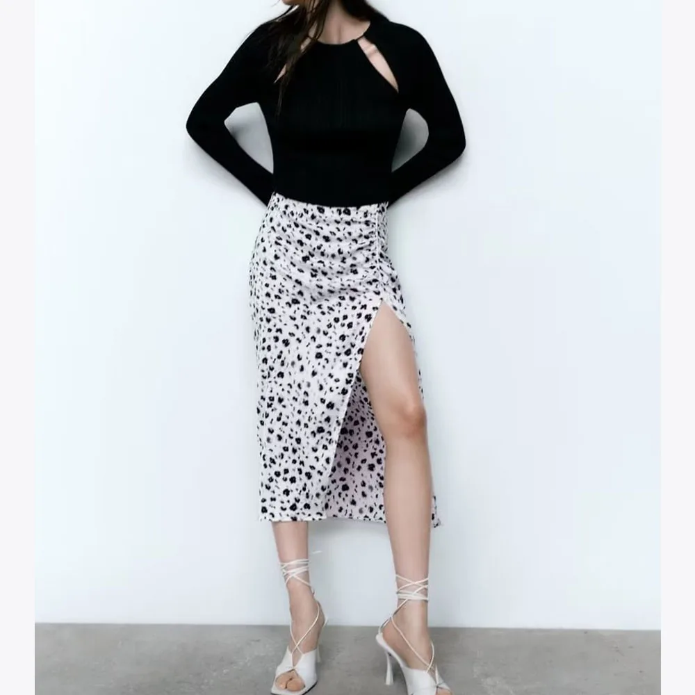 Женская летняя юбка миди с принтом животных, широкая плиссированная сексуальная модная облегающая юбка с высокой талией и разрезом, новинк...
Женская летняя юбка миди с принтом животных, широкая плиссированная сексуальная модная облегающая юбка с высокой талией и разрезом, новинк...