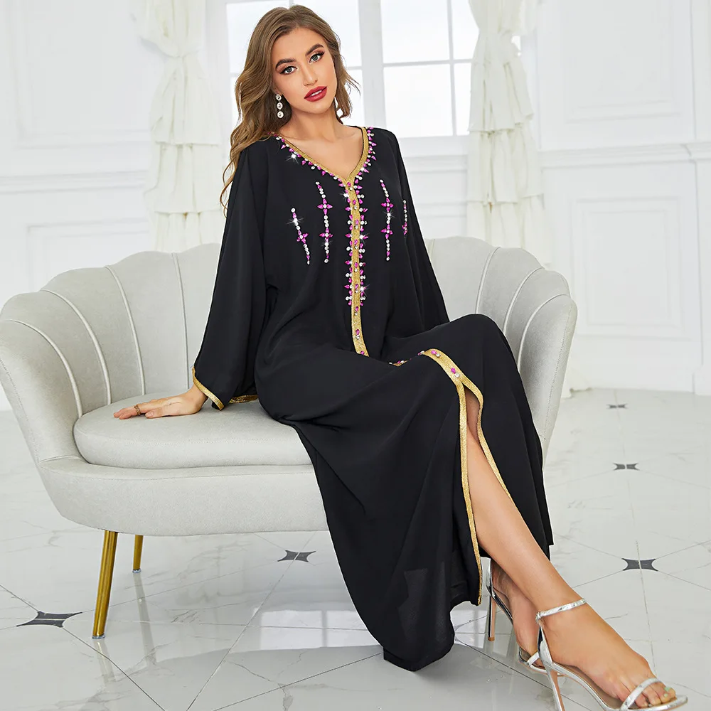 Fashion Muslim Dress Black Hand Sewn Drill V-neck Robe Muslim Ramadan Maxi Dress 2022 New Kaftan Abayas Djellaba Moroccan
Fashion Muslim Dress Black Hand Sewn Drill V-neck Robe Muslim Ramadan Maxi Dress 2022 New Kaftan Abayas Djellaba Moroccan