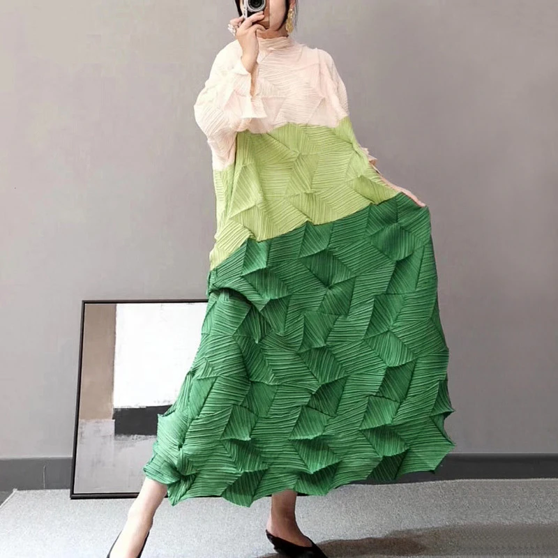 Miyake Pleated Stand Collar Hit Color Long Pullover Dress Women 2022 New Autumn Vintage Loose Causal Designer Clothing Tide
Miyake Pleated Stand Collar Hit Color Long Pullover Dress Women 2022 New Autumn Vintage Loose Causal Designer Clothing Tide