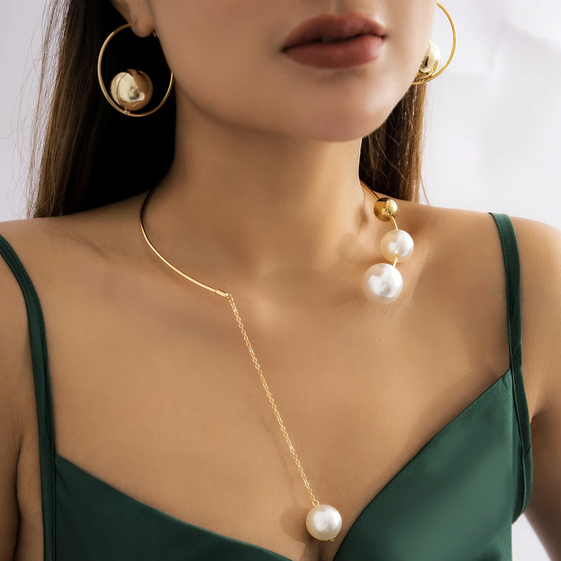 Elegant Vintage Imitation Pearl Ball Pendants Necklaces Women 2022 Wedding Bridal Fashion Statement Clavicle Chain Goth Jewelry
Elegant Vintage Imitation Pearl Ball Pendants Necklaces Women 2022 Wedding Bridal Fashion Statement Clavicle Chain Goth Jewelry