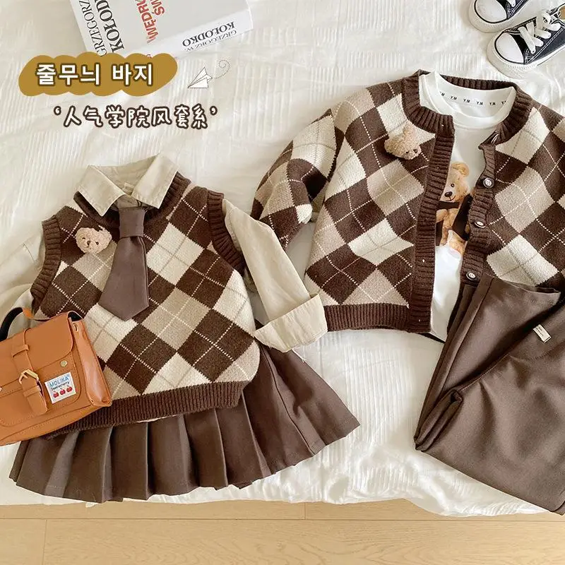 Children's Clothing Autumn Winter sets Knit Sweatershirt+Skirt Casual Loose Tops Pant for kids 0-8years Boys Girls Plaid outfits
Children's Clothing Autumn Winter sets Knit Sweatershirt+Skirt Casual Loose Tops Pant for kids 0-8years Boys Girls Plaid outfits