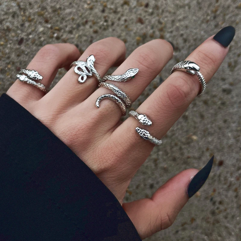 Gothic Vintage Snake Shape Rings For Women Color Animal Alloy Exaggerated Metal Finger Ring 2022 Fashion Jewelry Wholesale Bulk
Gothic Vintage Snake Shape Rings For Women Color Animal Alloy Exaggerated Metal Finger Ring 2022 Fashion Jewelry Wholesale Bulk