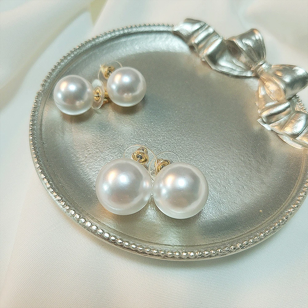 Round Pearl Earrings for Women Jewelry Making Cute Romantic Earrings Elegant Fashion Minimalist Style Stud Earrings for Women
Round Pearl Earrings for Women Jewelry Making Cute Romantic Earrings Elegant Fashion Minimalist Style Stud Earrings for Women