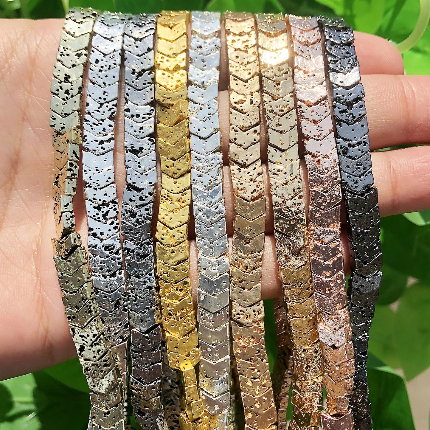Arrow Shape Volcanic Lava Natural Stone Rose Gold Silver Black Bronze Round Loose beads for Jewelry Bracelets Necklace Making
Arrow Shape Volcanic Lava Natural Stone Rose Gold Silver Black Bronze Round Loose beads for Jewelry Bracelets Necklace Making