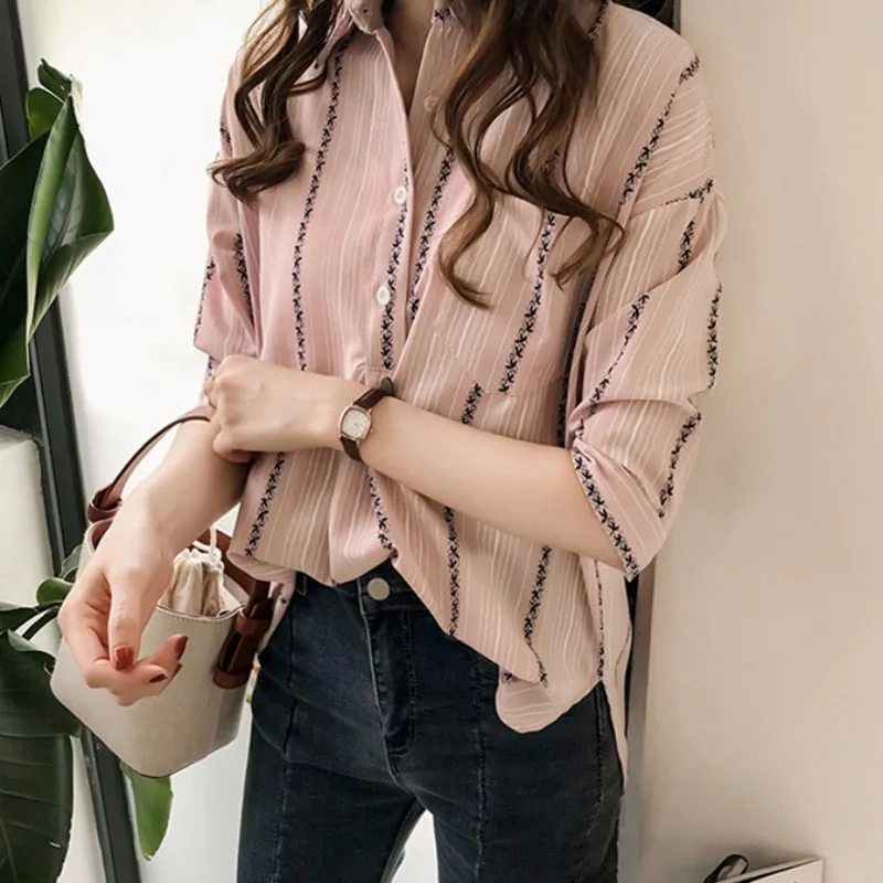 Lucyever Y2K Vintage Blouses Women Korean Fashion Floral Striped Print Shirts Woman Single-Breasted Loose Casual Blusas De Mujer
Lucyever Y2K Vintage Blouses Women Korean Fashion Floral Striped Print Shirts Woman Single-Breasted Loose Casual Blusas De Mujer