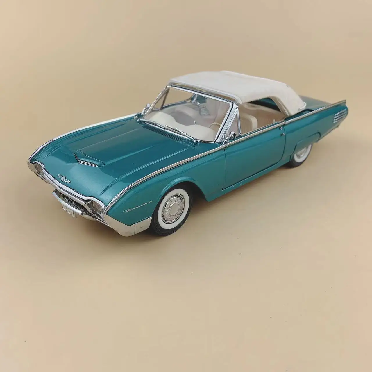 MBI 1:24 для Thunderbird 1961 винтажный автомобиль из сплава полностью открытый ограниченный выпуск имитация металлического статического автомобиля ...
MBI 1:24 для Thunderbird 1961 винтажный автомобиль из сплава полностью открытый ограниченный выпуск имитация металлического статического автомобиля ...