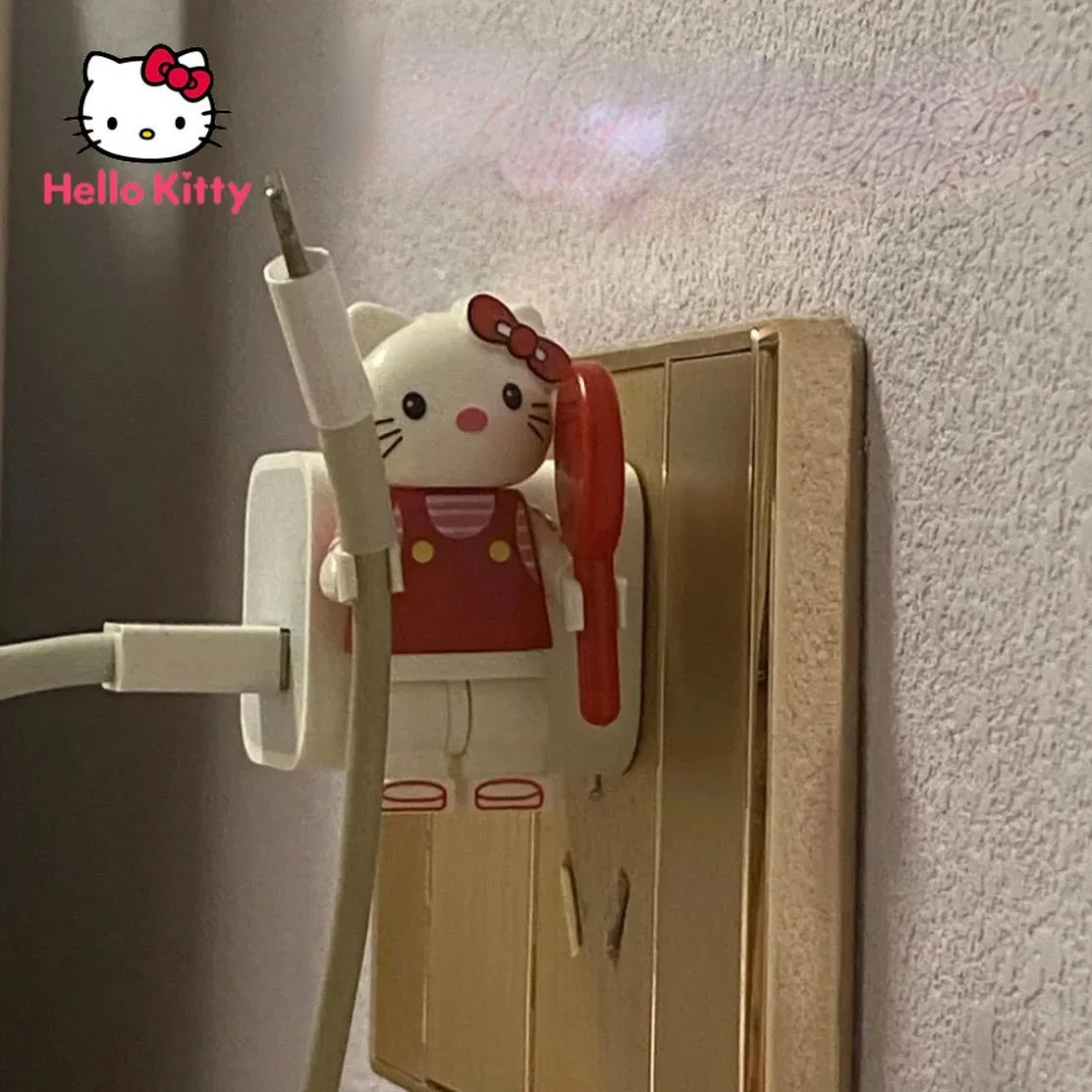 Hello Kitty is suitable for Apple data cable fixed doll cartoon cute DIY creative bedside fixed card line device
Hello Kitty is suitable for Apple data cable fixed doll cartoon cute DIY creative bedside fixed card line device
