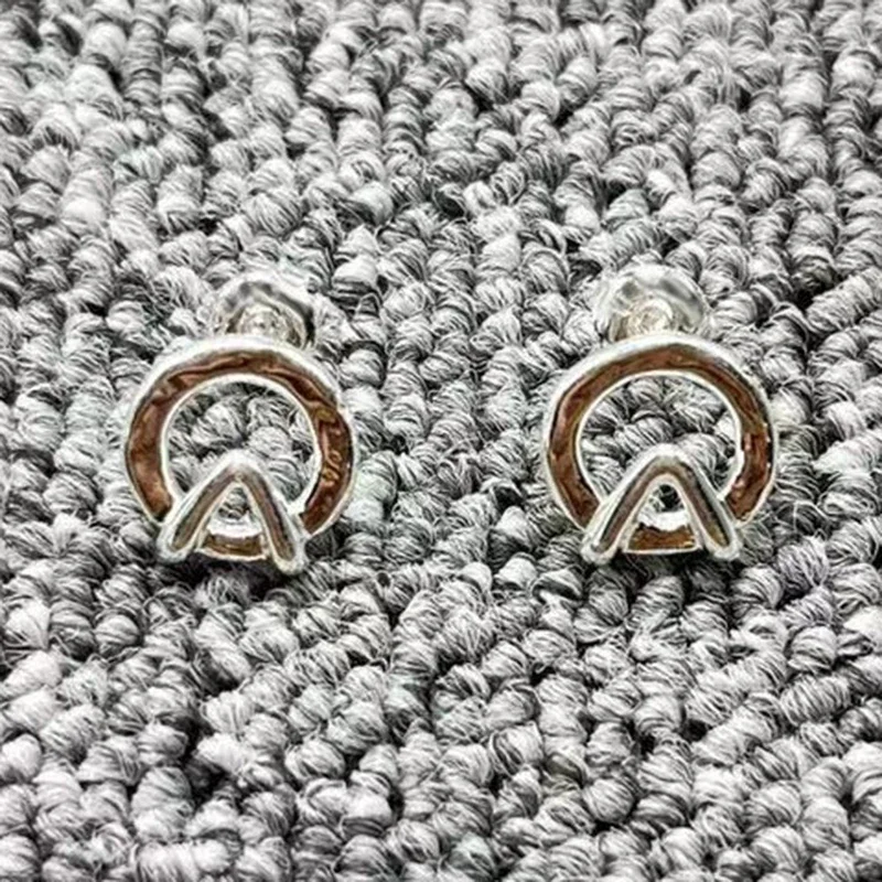 High Quality Spanish Original Fashion Electroplating 925 Silver Gold Pin Stud Simple Circle Earrings Holiday Jewelry Gift
High Quality Spanish Original Fashion Electroplating 925 Silver Gold Pin Stud Simple Circle Earrings Holiday Jewelry Gift