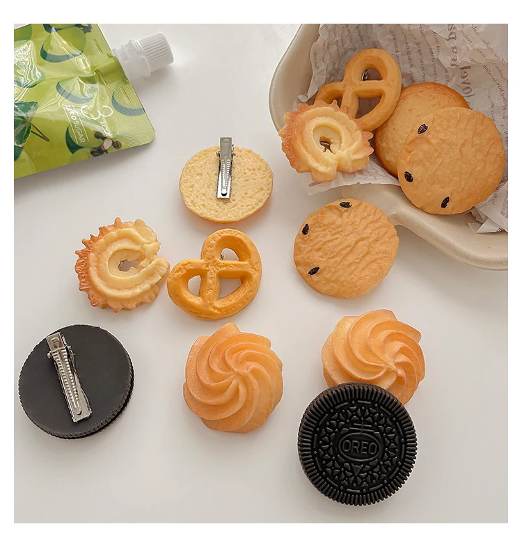 2/3pcs Creative Simulation Funny Cookie Foods Side Clip Heart Hairpins Personalized Side Clip Headdress Female Weird Hair Clip
2/3pcs Creative Simulation Funny Cookie Foods Side Clip Heart Hairpins Personalized Side Clip Headdress Female Weird Hair Clip