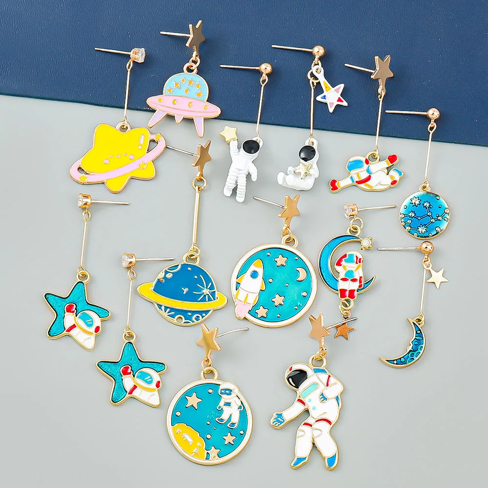 2023 New Earrings for Women Personality Trend Alloy Paying Card Cowboy Hat Star Astronaut Traffic Signs Pattern Earrings Gifts
2023 New Earrings for Women Personality Trend Alloy Paying Card Cowboy Hat Star Astronaut Traffic Signs Pattern Earrings Gifts