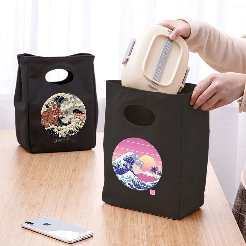 Portable Lunch Bag Made Wave Printed Handbag Cooler Picnic Bags Insulated Thermal Lunch Box Pouch School Travel Food Storage Bag
Portable Lunch Bag Made Wave Printed Handbag Cooler Picnic Bags Insulated Thermal Lunch Box Pouch School Travel Food Storage Bag