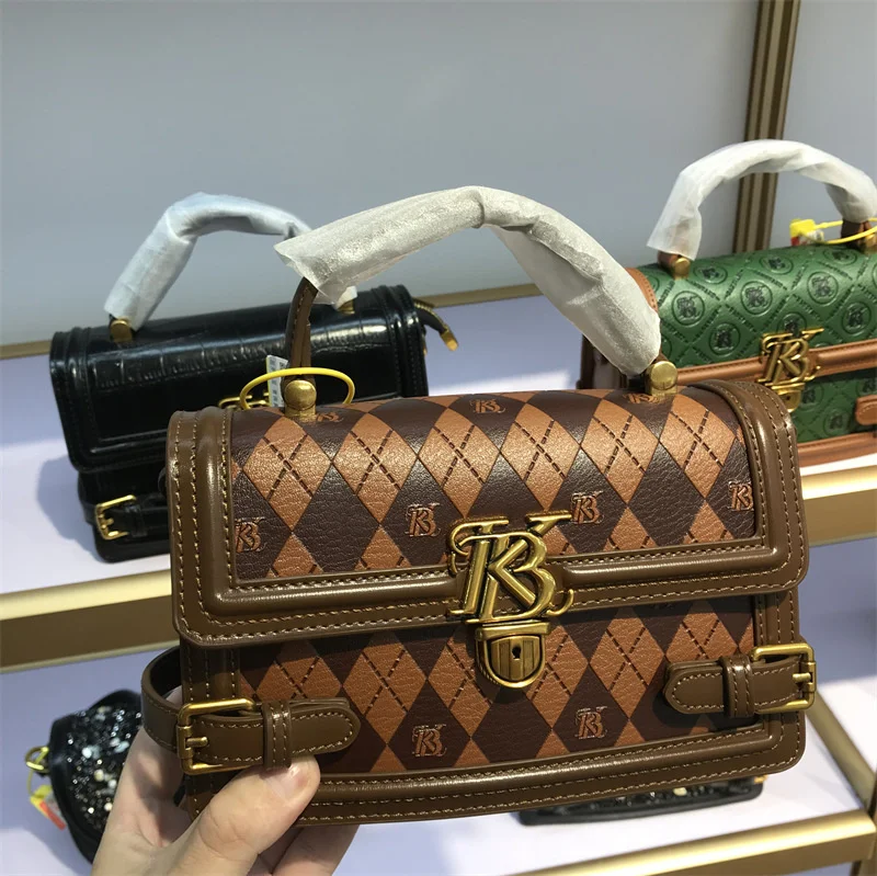 quality br Small design plaid lock button portable square bag 2023 autumn winter new luxury and high sense versatile one shoulde
quality br Small design plaid lock button portable square bag 2023 autumn winter new luxury and high sense versatile one shoulde