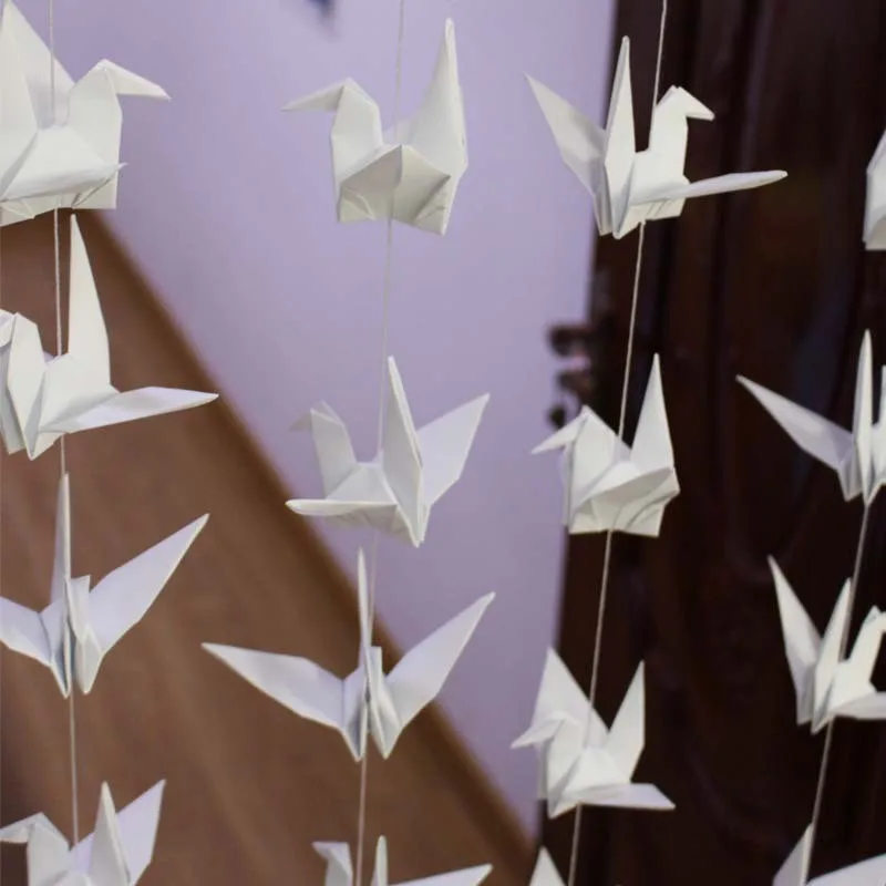 1000pcs White Paper Origami Cranes On String- Party Backdrop- Origami Cranes Wedding Backdrop stage decoration fast EMS delivery
1000pcs White Paper Origami Cranes On String- Party Backdrop- Origami Cranes Wedding Backdrop stage decoration fast EMS delivery