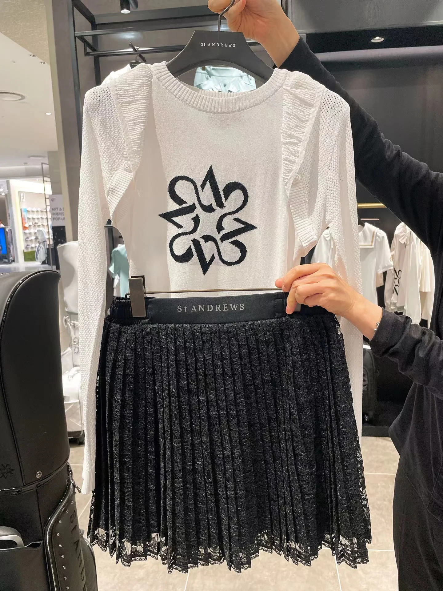 New spring autumn golf long sleeves round neck knit wear for women ladies golf wear removable sleeves knitted sweater sports top
New spring autumn golf long sleeves round neck knit wear for women ladies golf wear removable sleeves knitted sweater sports top