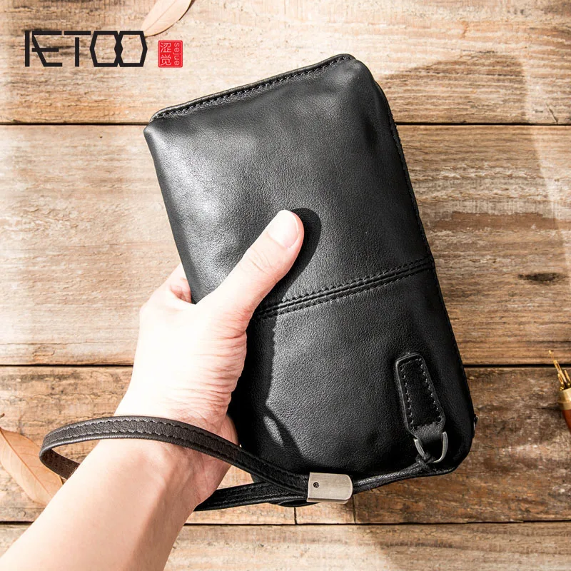 AETOO Leather handbag men's soft leather retro casual long wallet men's first layer leather zipper wallet phone bag female vinta
AETOO Leather handbag men's soft leather retro casual long wallet men's first layer leather zipper wallet phone bag female vinta