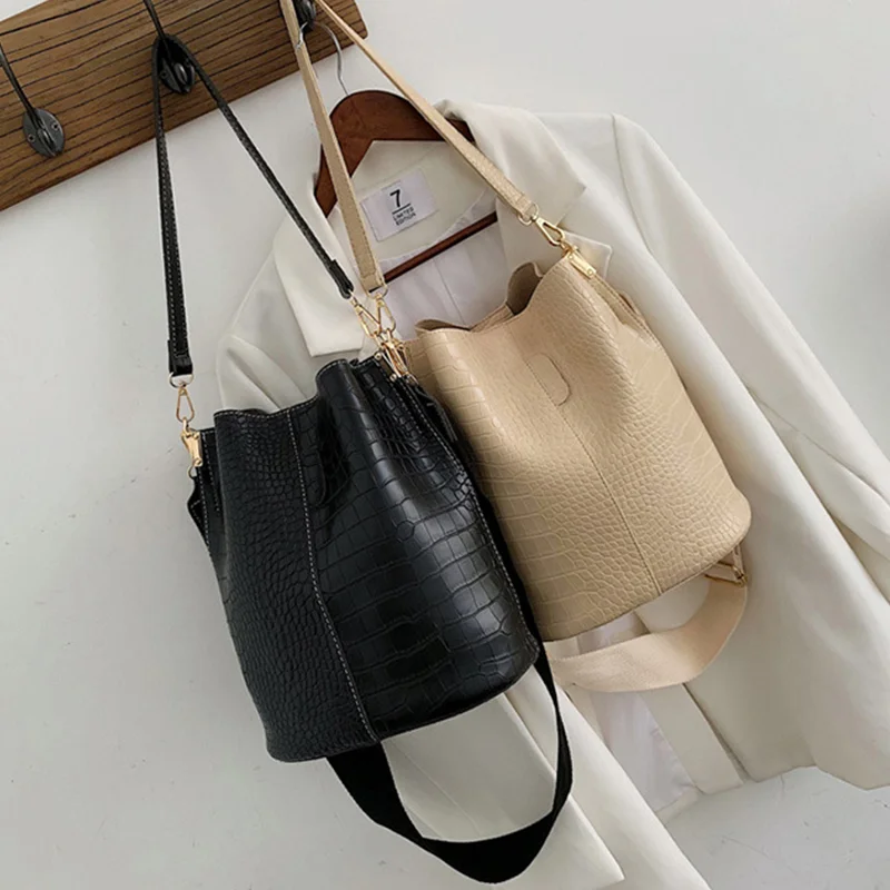 Women Bag Vintage Crocodile Pattern Crossbody Bags for Women PU Leather Trend Designer Shoulder Handbags Large Capacity Bucket 
Women Bag Vintage Crocodile Pattern Crossbody Bags for Women PU Leather Trend Designer Shoulder Handbags Large Capacity Bucket