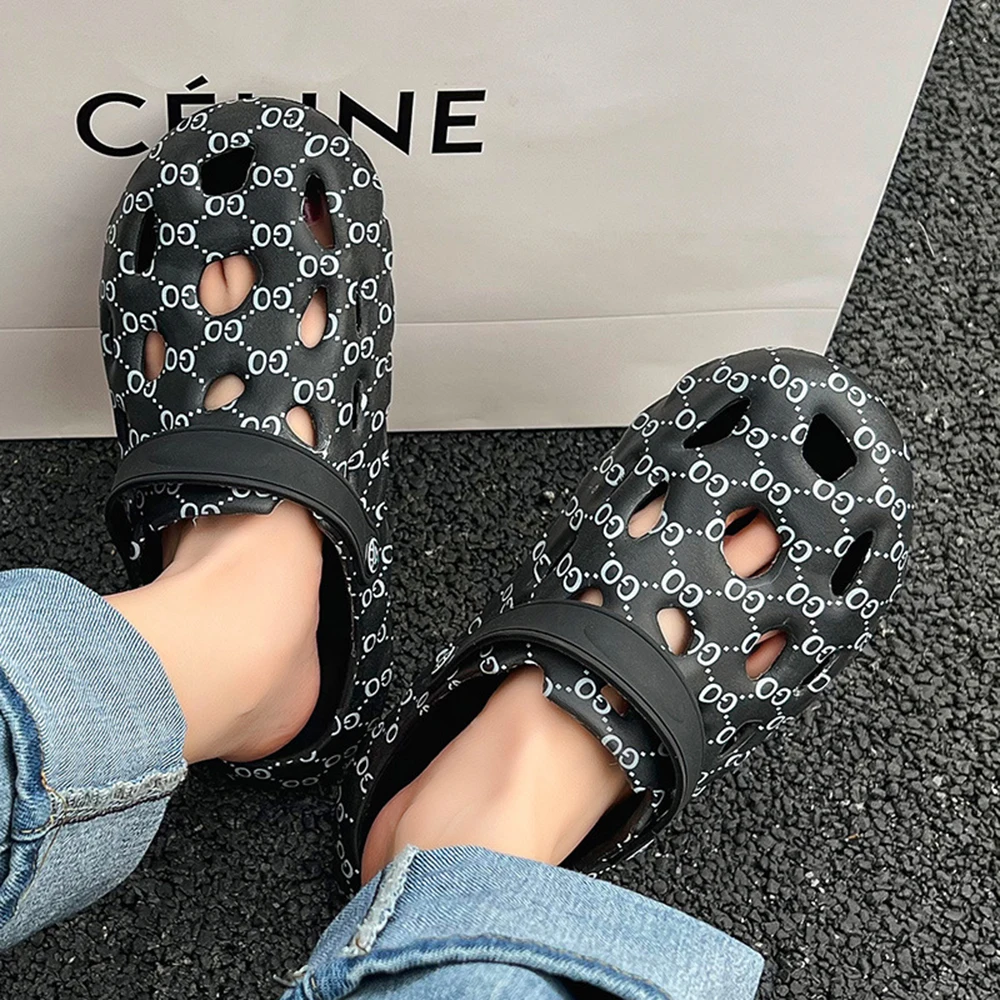 Summer Women Printed Beach Clogs Letters Prints Holes Shoes Sandals Ladies Flat Soft EVA Pillow Slippers Fashion Men Home Slides
Summer Women Printed Beach Clogs Letters Prints Holes Shoes Sandals Ladies Flat Soft EVA Pillow Slippers Fashion Men Home Slides