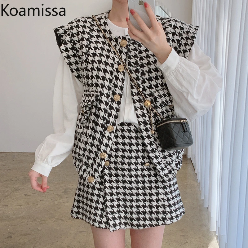 Koamissa Fashion Three Pieces Set for Woman White Long Sleeves Shirt Plaid Vest Mini Shirt Skirt Chic Spring 2022 New Style Suit 
Koamissa Fashion Three Pieces Set for Woman White Long Sleeves Shirt Plaid Vest Mini Shirt Skirt Chic Spring 2022 New Style Suit