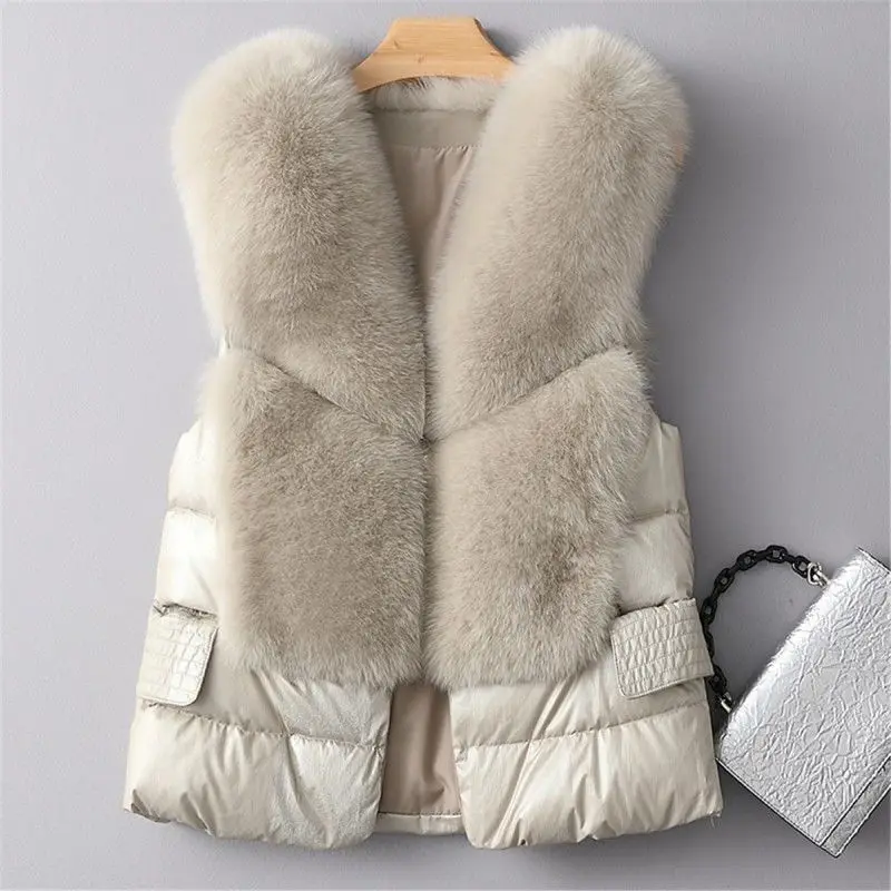 Cardigan Women Short White Duck Down Vest V-Neck Imitation Fox Slim Waistcoat New Autumn Winter Fashion Sleeveless Jacket G1413
Cardigan Women Short White Duck Down Vest V-Neck Imitation Fox Slim Waistcoat New Autumn Winter Fashion Sleeveless Jacket G1413