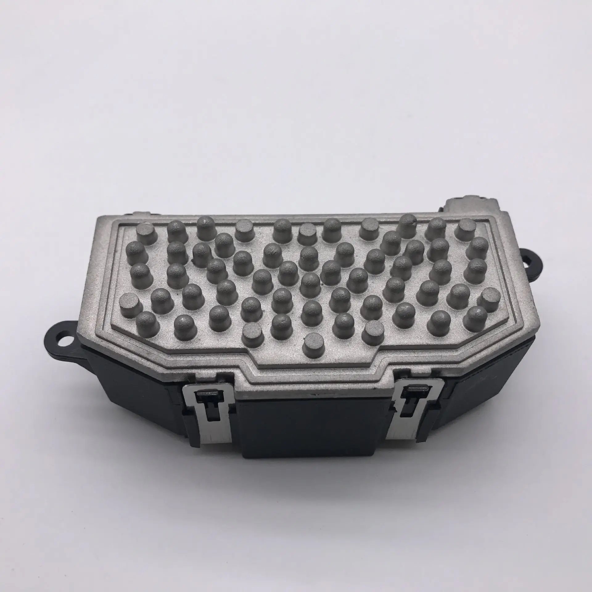 Suitable for Volkswagen New pasoteng Tiguan maiteng heater resistance blower controller 3C0 907 521 f
Suitable for Volkswagen New pasoteng Tiguan maiteng heater resistance blower controller 3C0 907 521 f