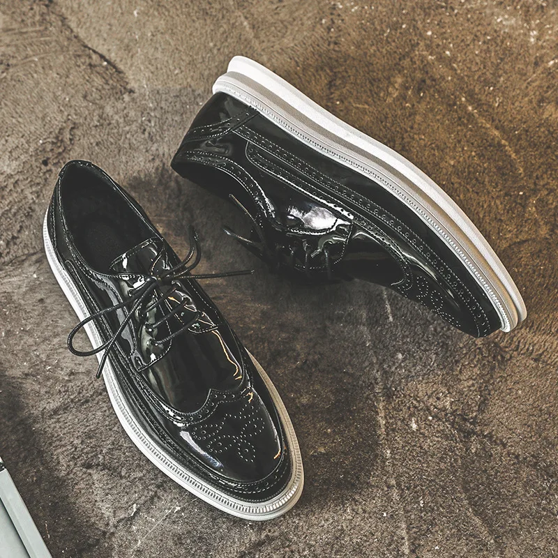men patent leather shoes fashion wedding party dress lace-up bullock derby shoe carving brogue black white flats footwear zapato
men patent leather shoes fashion wedding party dress lace-up bullock derby shoe carving brogue black white flats footwear zapato
