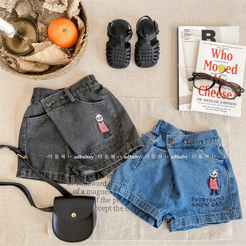 2023 Summer New Kids Denim Shorts For Girls Cute Jeans Boutique Kids Clothing Casual Loose Pants For Boys 1 To 6 Years Clothes
2023 Summer New Kids Denim Shorts For Girls Cute Jeans Boutique Kids Clothing Casual Loose Pants For Boys 1 To 6 Years Clothes
