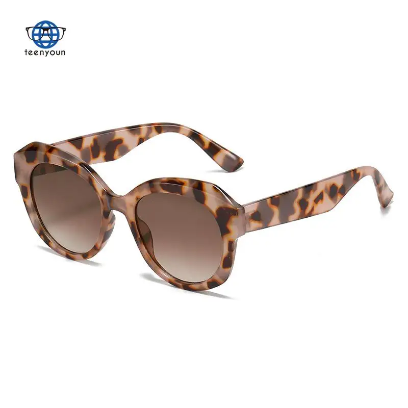 2022 New Cat's Eye Sunglasses Are Popular In Europe And The United States. The Same Simple Glasses Are Versatile. Fashion Show S
2022 New Cat's Eye Sunglasses Are Popular In Europe And The United States. The Same Simple Glasses Are Versatile. Fashion Show S