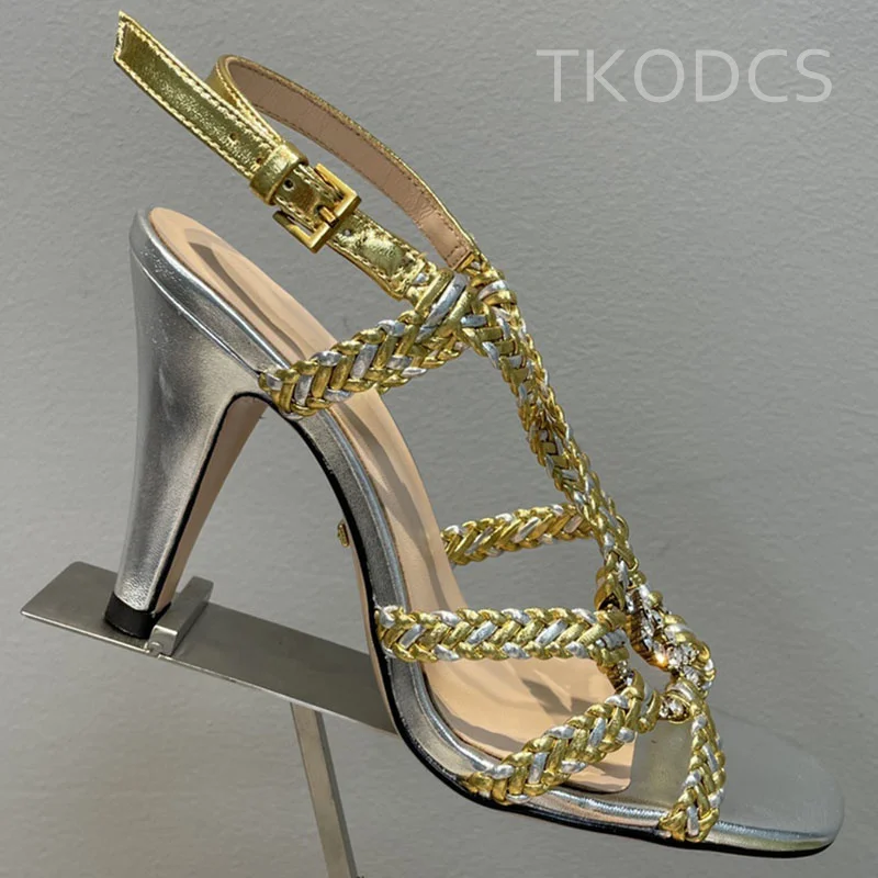 Женские шлепанцы из натуральной кожи, оплетка, квадратный носок, ремешок на щиколотке, сандалии с кристаллами, перекрестные ремешки, летние Тапочки
Женские шлепанцы из натуральной кожи, оплетка, квадратный носок, ремешок на щиколотке, сандалии с кристаллами, перекрестные ремешки, летние Тапочки